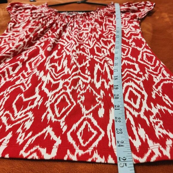 CAROL ROSE  Top Women Size Medium Red Short Sleeve Ruffle Wide Neck Relax Fit - Picture 7 of 10